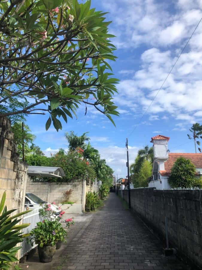 Villa Abhista Seminyak 外观 照片