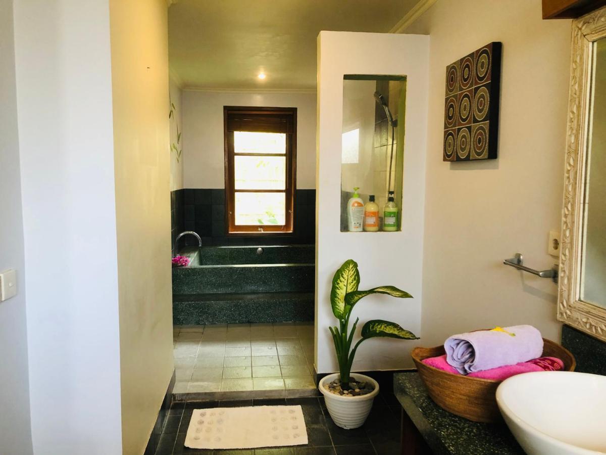 Villa Abhista Seminyak 外观 照片