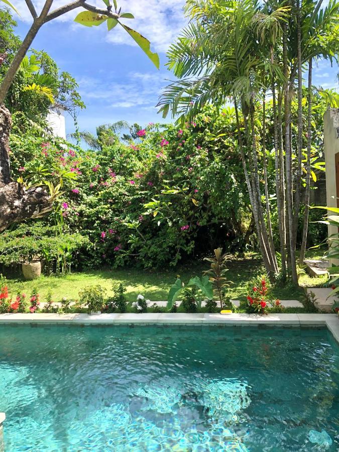 Villa Abhista Seminyak 外观 照片